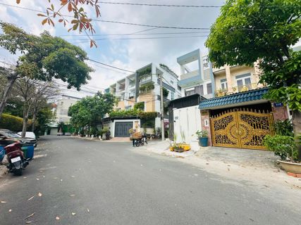 Bán nhà hẻm Tô Ngọc Vân, Tam Bình – nhà 4 tầng, 4 PN, 4WC, đường trước nhà 10m, ở KDC Vạn Xuân
